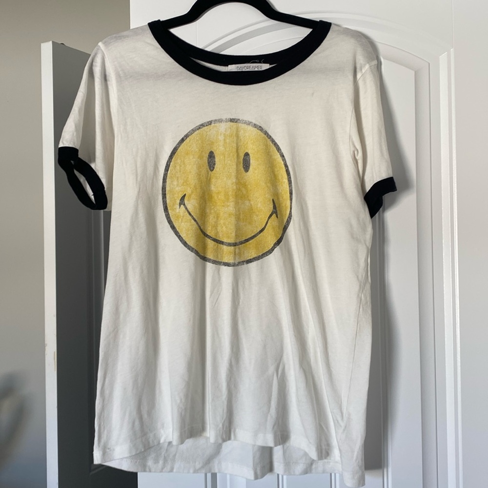 Daydreamer smiley face tee